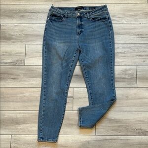 Judy Blue Relaxed Fit Skinny Jeans size 32